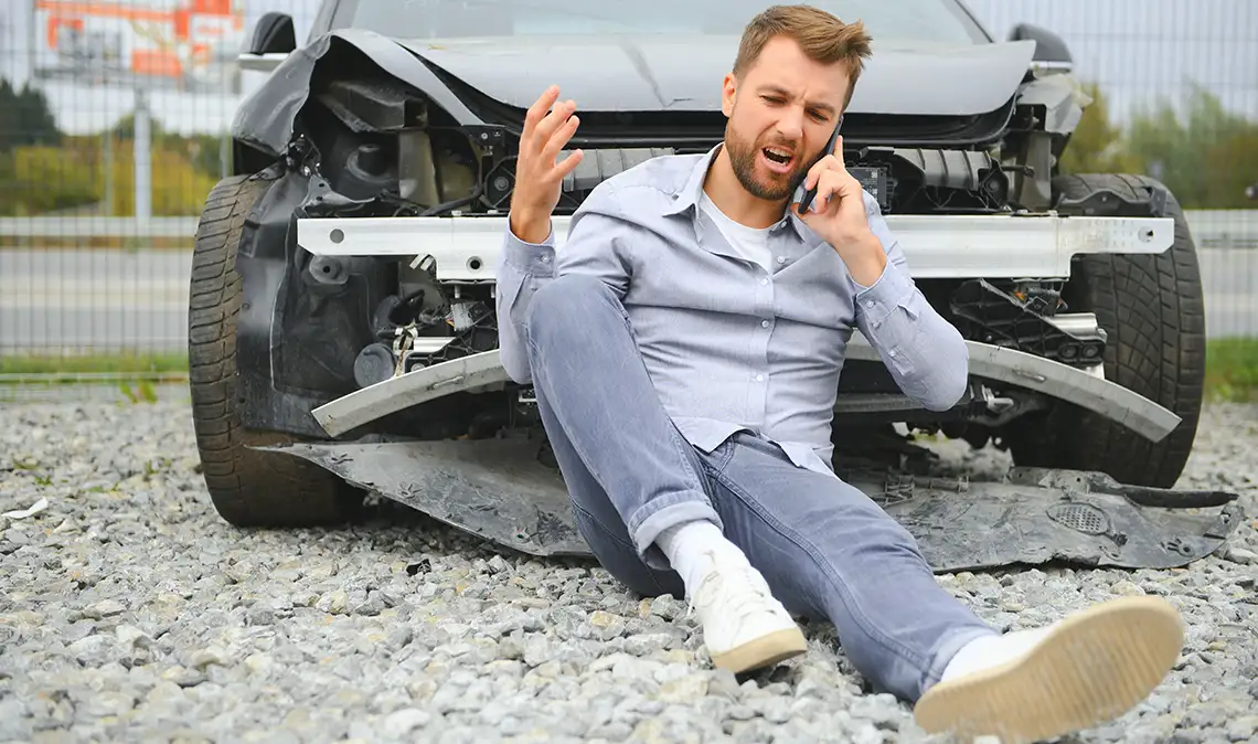 Tasar coche con golpe